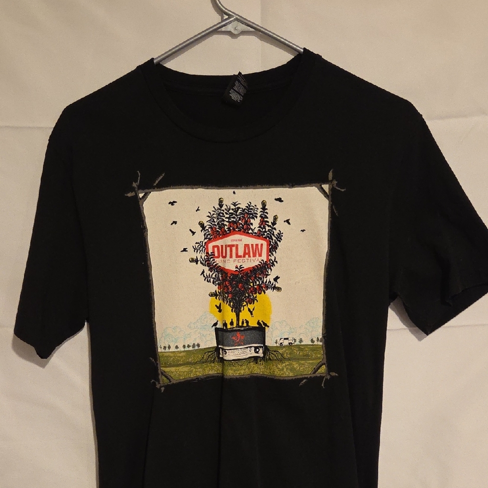 Outlaw Music Festival 2024 Official T-Shirt. Willie Nelson, Dylan, Billy Strings